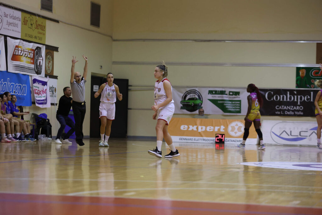 Edilizia innovatica catanzaro centro basket 2